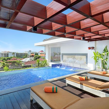 Harris Hotel Seminyak Exterior foto