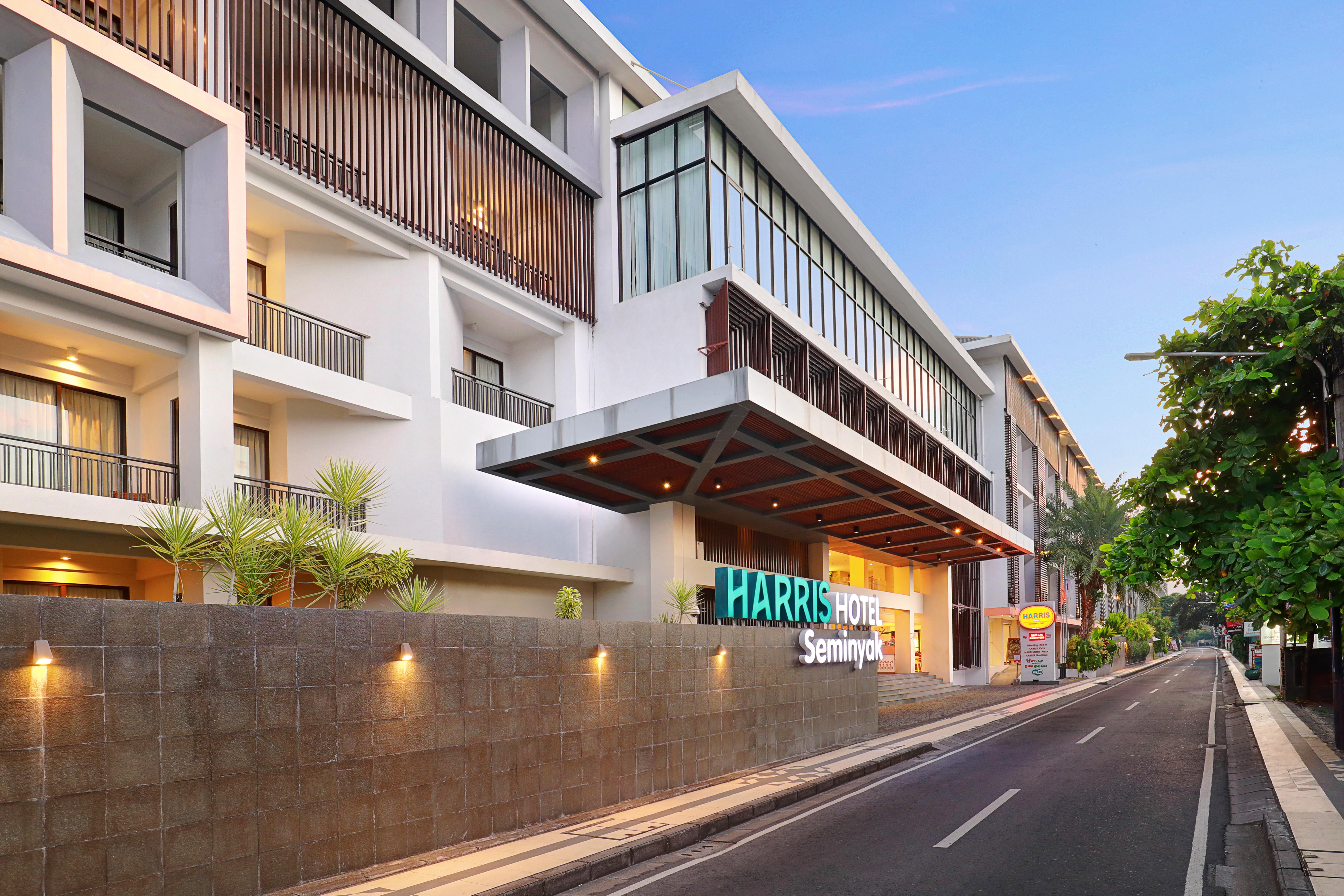 Harris Hotel Seminyak Exterior foto