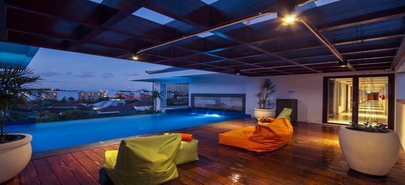 Harris Hotel Seminyak Exterior foto